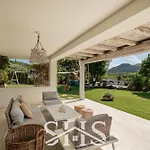Elena - Oasi Di Charme Con Piscina فيلة